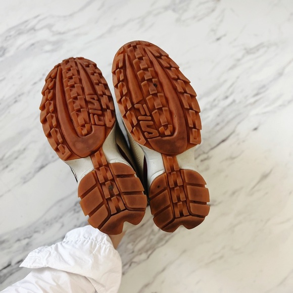 FILA x Urban Outfitters Exclusive Distressed Disruptor 2 Chunky Sneaker - Picture 8 of 15